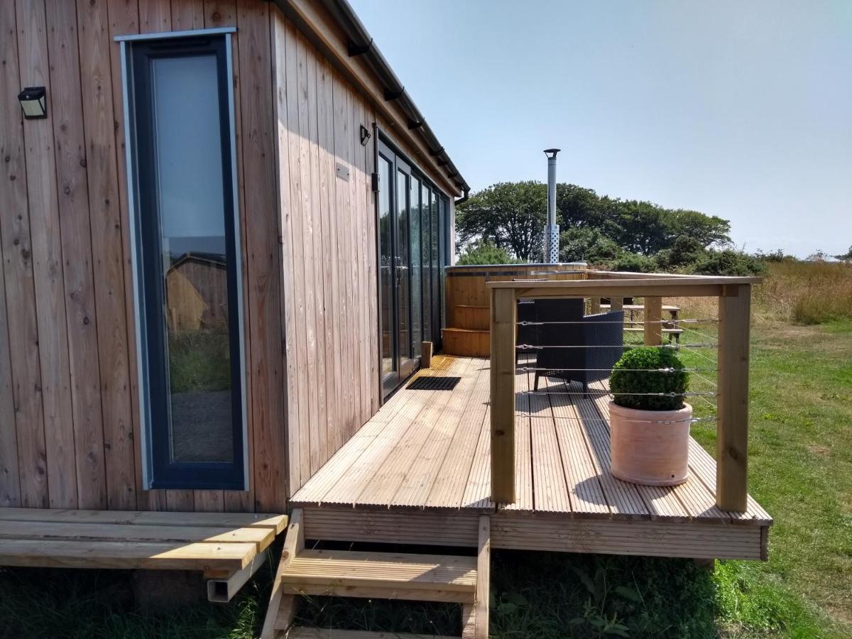 Cleeves Cabins Arran Luxury Lodge With Hot Tub Dalry  Zewnętrze zdjęcie